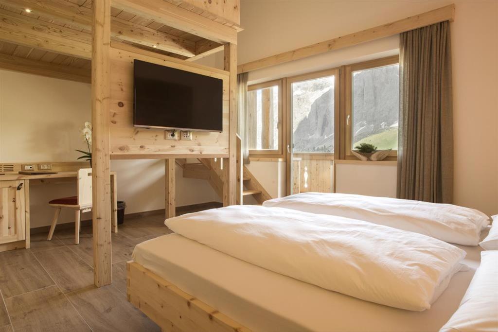 Passo Sella Dolomiti Mountain Resort Сельва-ди-Валь-Гардена Экстерьер фото