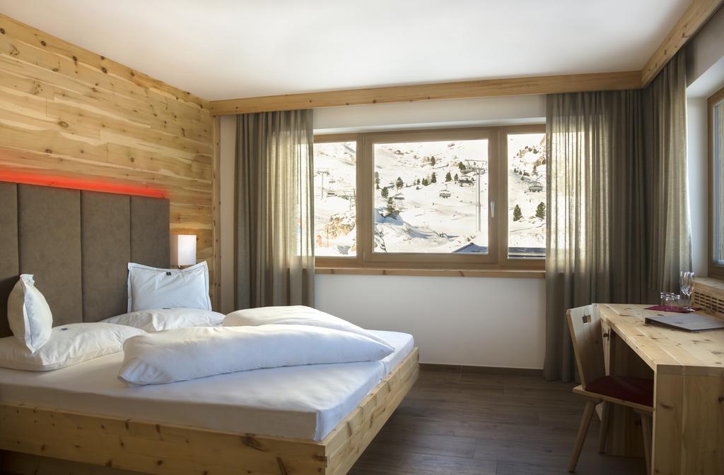 Passo Sella Dolomiti Mountain Resort Сельва-ди-Валь-Гардена Номер фото