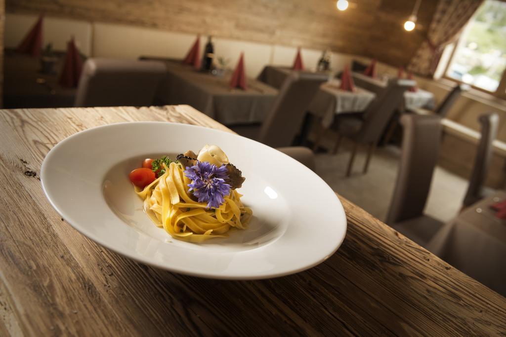 Passo Sella Dolomiti Mountain Resort Сельва-ди-Валь-Гардена Экстерьер фото