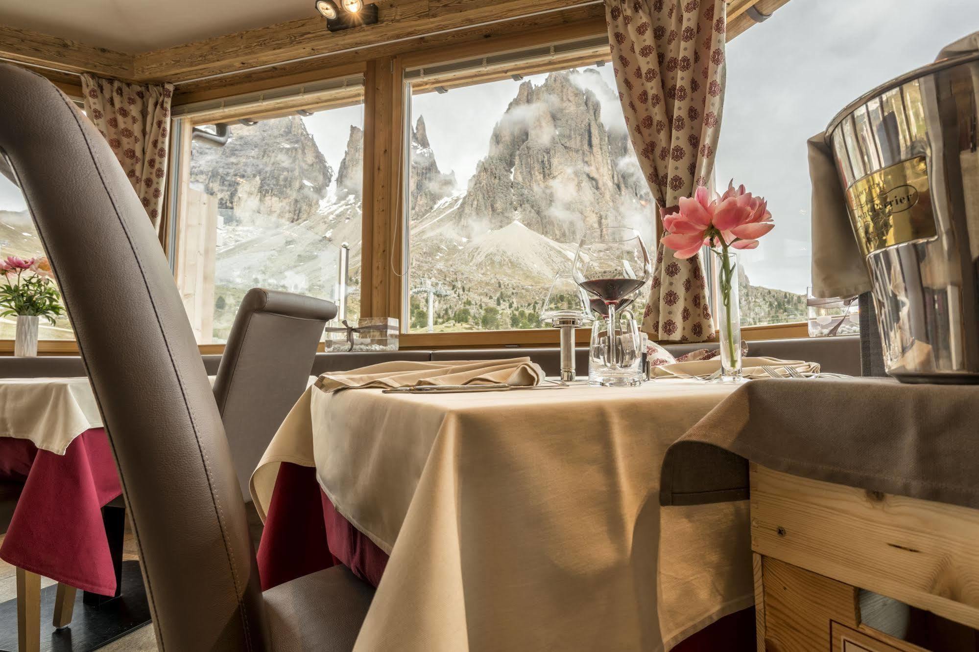 Passo Sella Dolomiti Mountain Resort Сельва-ди-Валь-Гардена Экстерьер фото